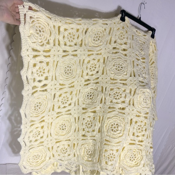 Vintage Handmade Cream Crochet Lace Granny Square Flower Afghan Blanket - Picture 6 of 14